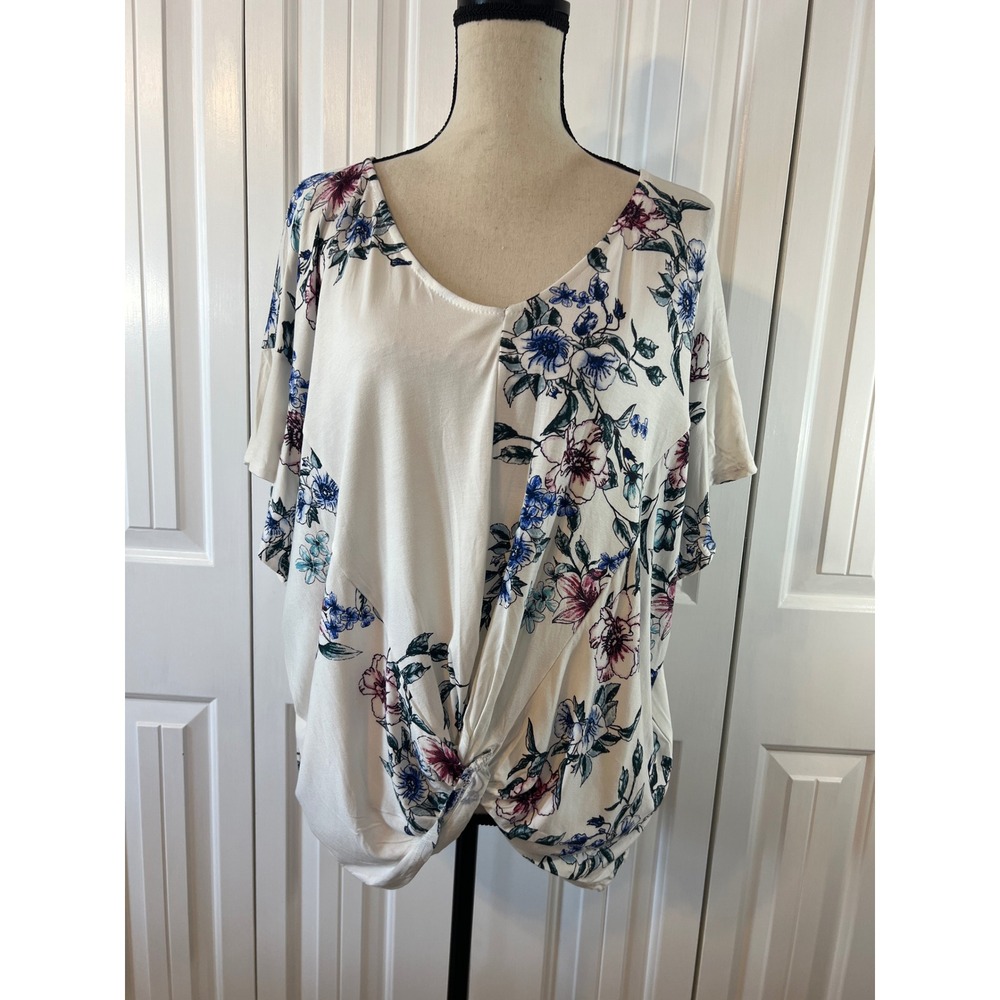 Emerald Womens 2X Floral V-Neck Front Twist Knot Short Sleeve Blouse ETK-7167B